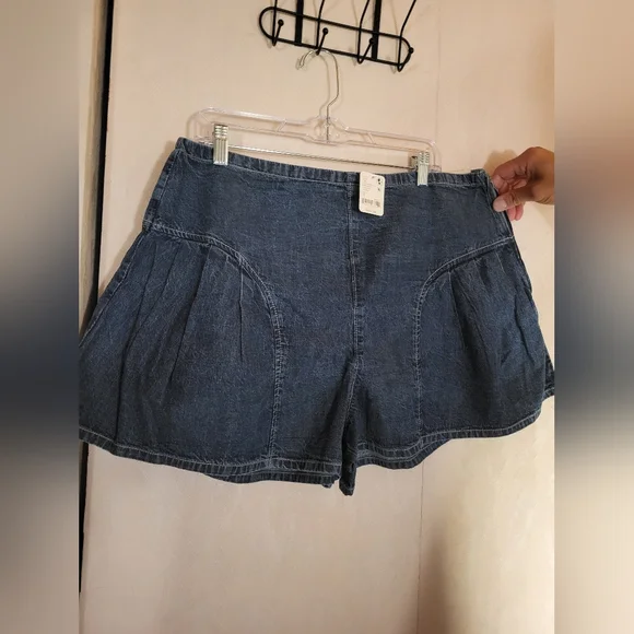 NWT Free People Dark Blue Denim Lily Shorts - Picture 4 of 9